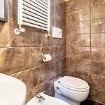 Domus Tridente - Modern Apartment Semesterbostad