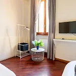 Domus Tridente - Modern Apartment Semesterbostad Rom