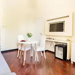 Domus Tridente - Modern Apartment Rom