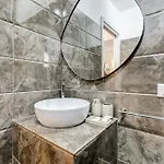 Semesterbostad Domus Tridente - Modern Apartment Rom