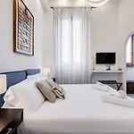 Domus Tridente - Modern بيت للعطل روما
